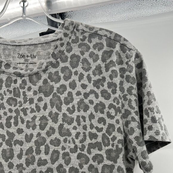 Zoe + Liv Women's Cheetah Print Short Sleeve T-Shirt Gray Size Small - Picture 4 of 8